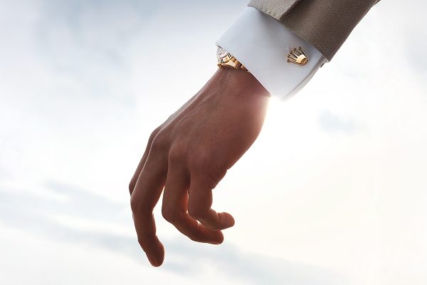 rolex-keep-exploring-rolex-accessories-rolexcufflinks_2403jva_001-landscape